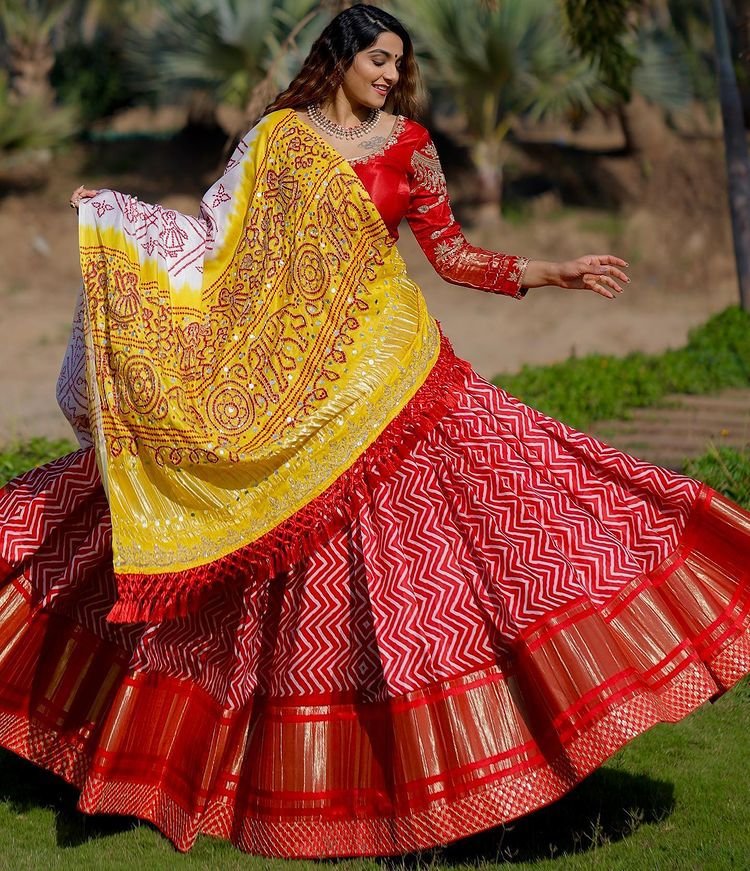 Buy Pista Green Sequence Work Net Wedding Girlish Party Wear Lehenga Choli  Online from EthnicPlus for ₹3,499.00