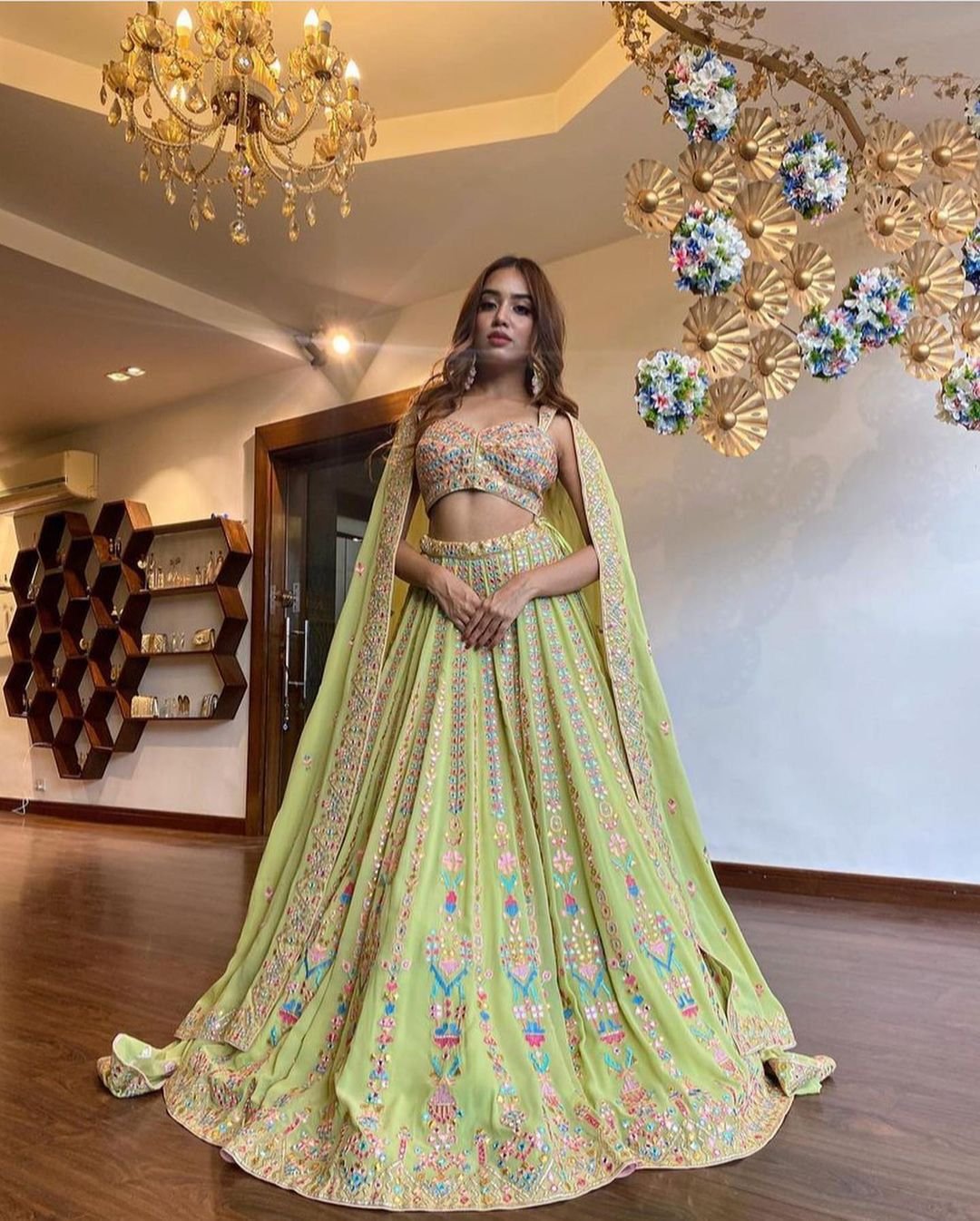Colour Combination For Mehndi Outfits || Popular Mehandi Bridal Dresses ||  Mehndi Dress 👗