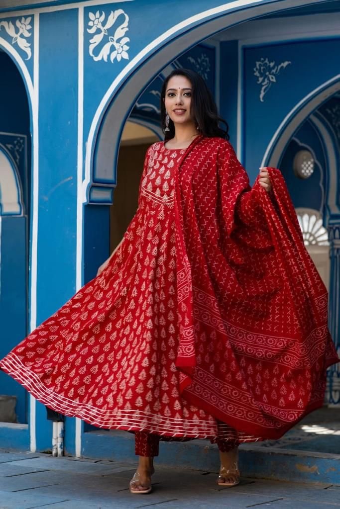 geogette wedding wear long gown anarkali with beautiful 5 color at Rs 3450  | डिज़ाइनर अनारकली सूट in Surat | ID: 26173406773