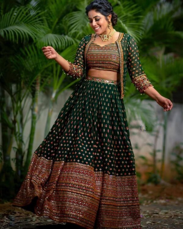 Beautiful Mehndi Outfit For Bride
