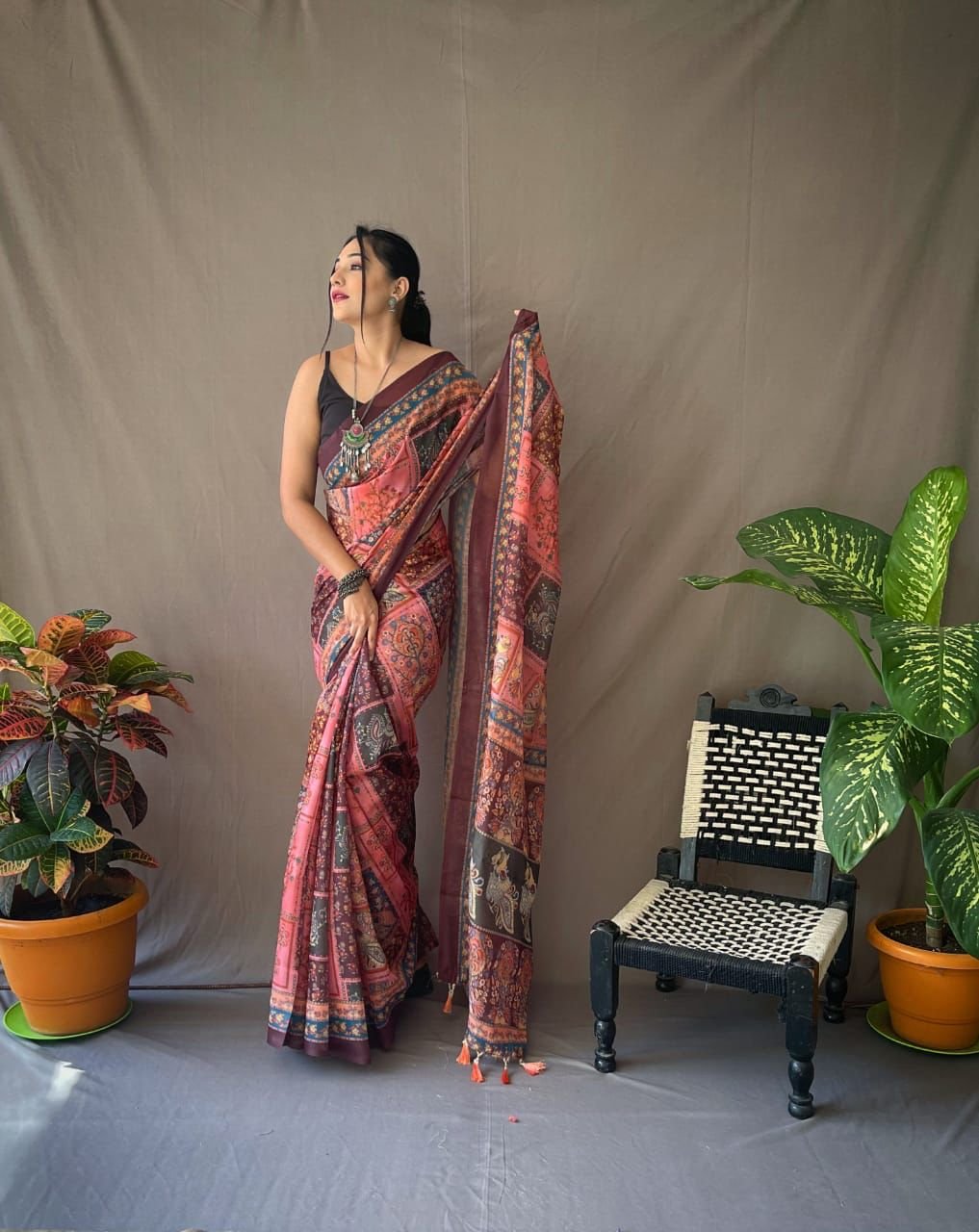 Economical | Saree for wedding party - Designerkloth