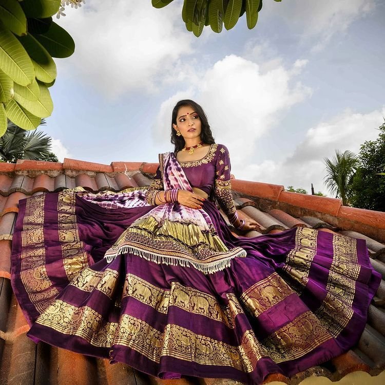 Stunning Lilac Lehenga choli for engagement and sangeet function😍 Follow  me for latest Lehenga And Gowns Collection in Chandni Chowk… | Instagram