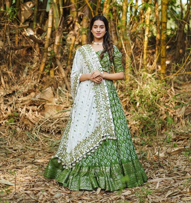 Ravishing Green Colour Embroidery Worked Designer Lehenga Choli For Mehendi  Function – Kaleendi