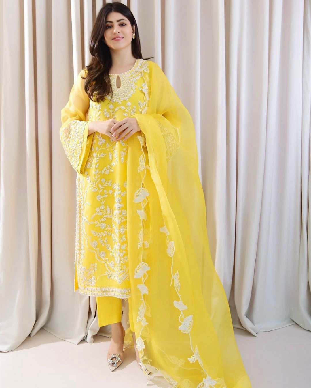 Yellow Outfit for Haldi Ceremony! | Haldi outfits, Haldi dress, Haldi  ceremony outfit