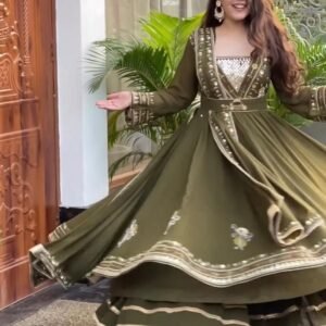 Designer Mehndi Outfit for bride